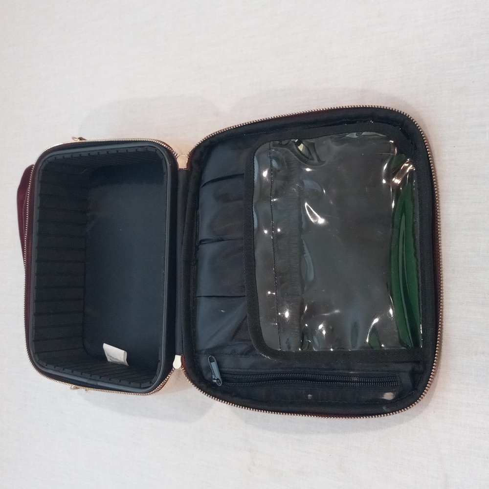 Travel Case - Picture 8 of 16